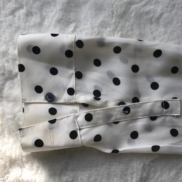 🖤Express Blouse 🖤 - Picture 5 of 7